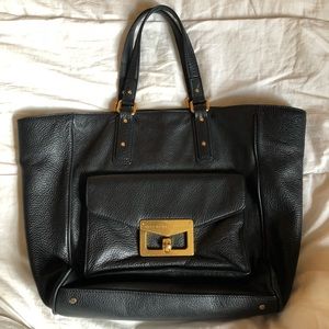Marc Jacobs tote bag.